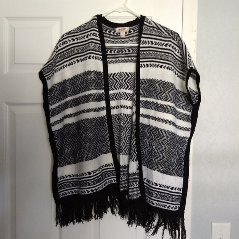Arizona Patterned  Sweater Vest NWOT